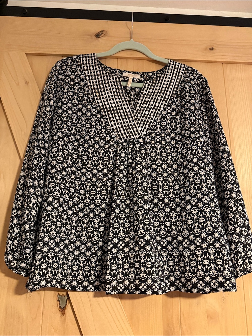 Laundry By Shelli Segal Black and White Printed V-Neck Tunic